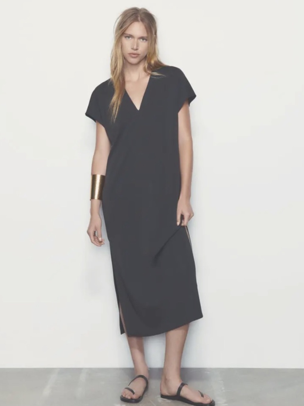 Zara Black V-Neck Midi Dress. Size M, excellent condition